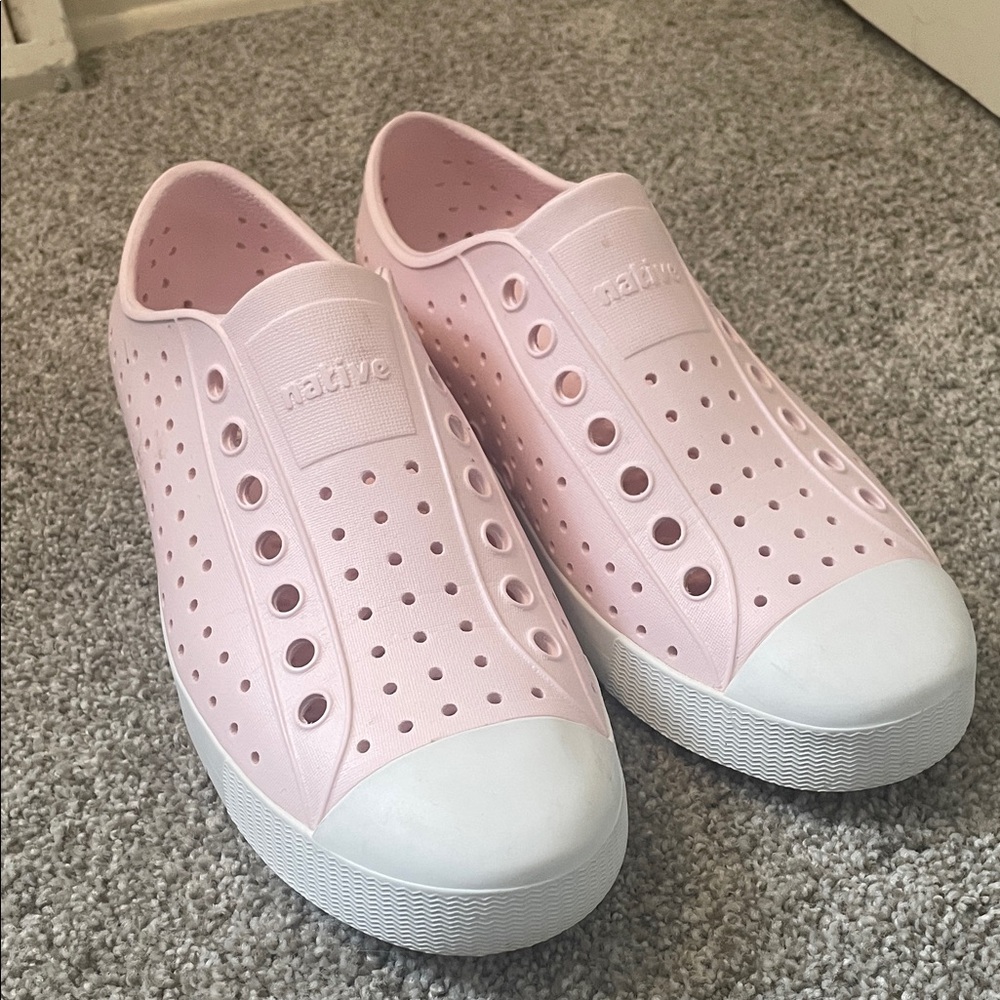 Native Slip-On Jefferson Sneakers Women’s size 9 Chameleon Pink white toe cap